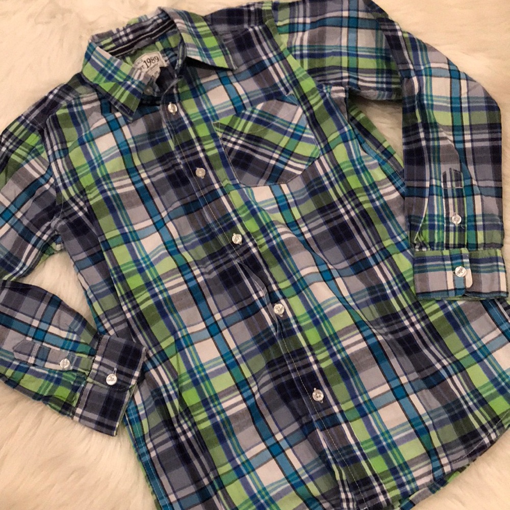 ✨Button Down Shirt✨